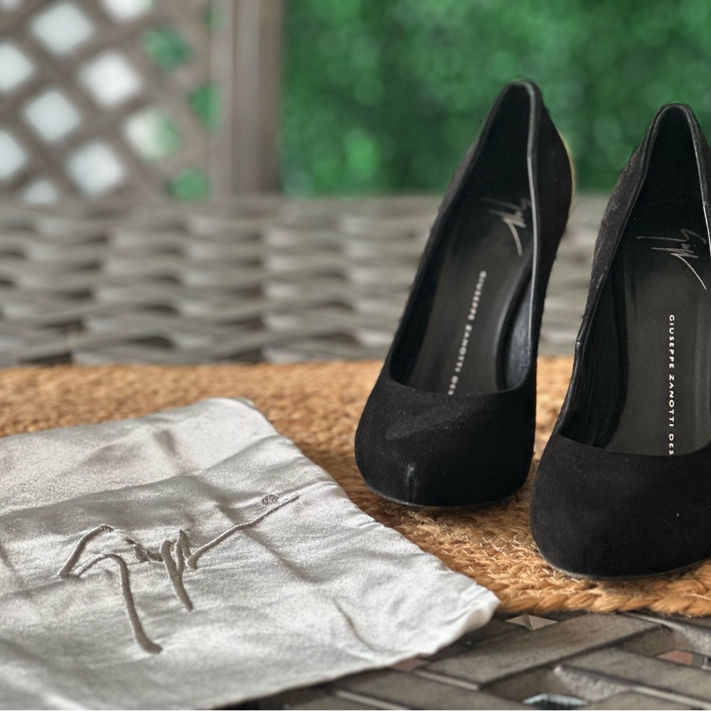 Giuseppe Zanotti Black and Gold Heels